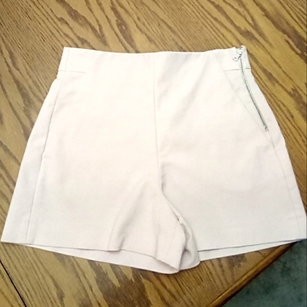 🍭Zara women extreme high wasited light pink shorts size 5